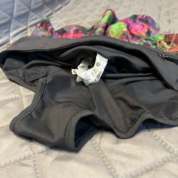 Lululemon Vivid Floral Lined Short - Picture 3 of 3